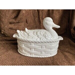 Vintage Bellini White ceramic Duck on Basket tureen Italy 10x5x7”